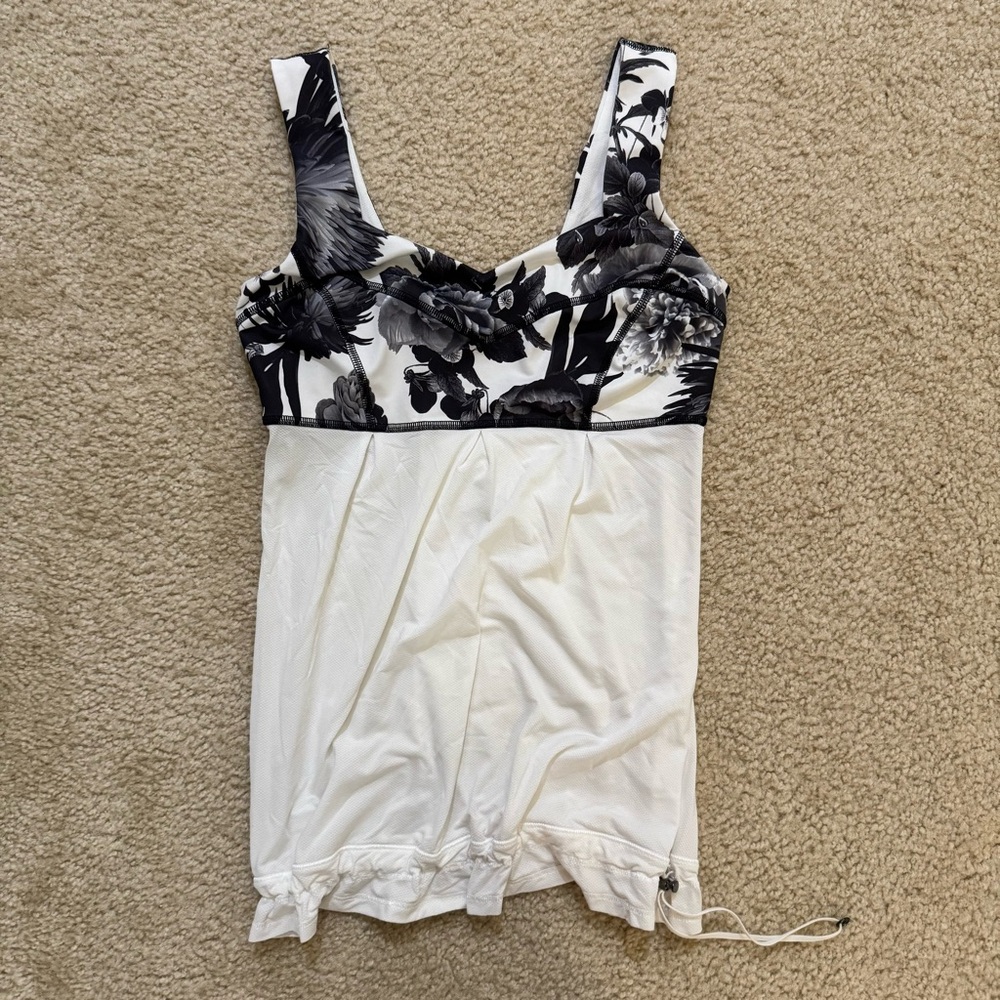 Lululemon Tame Me Tank – Brisk Bloom Black/White, Size 4